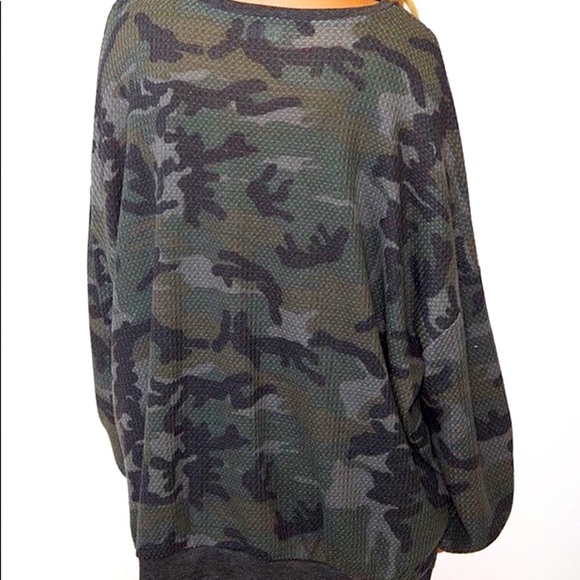 OVERSIZED SOFT CAMOUFLAGE TOP - Picture 7 of 8